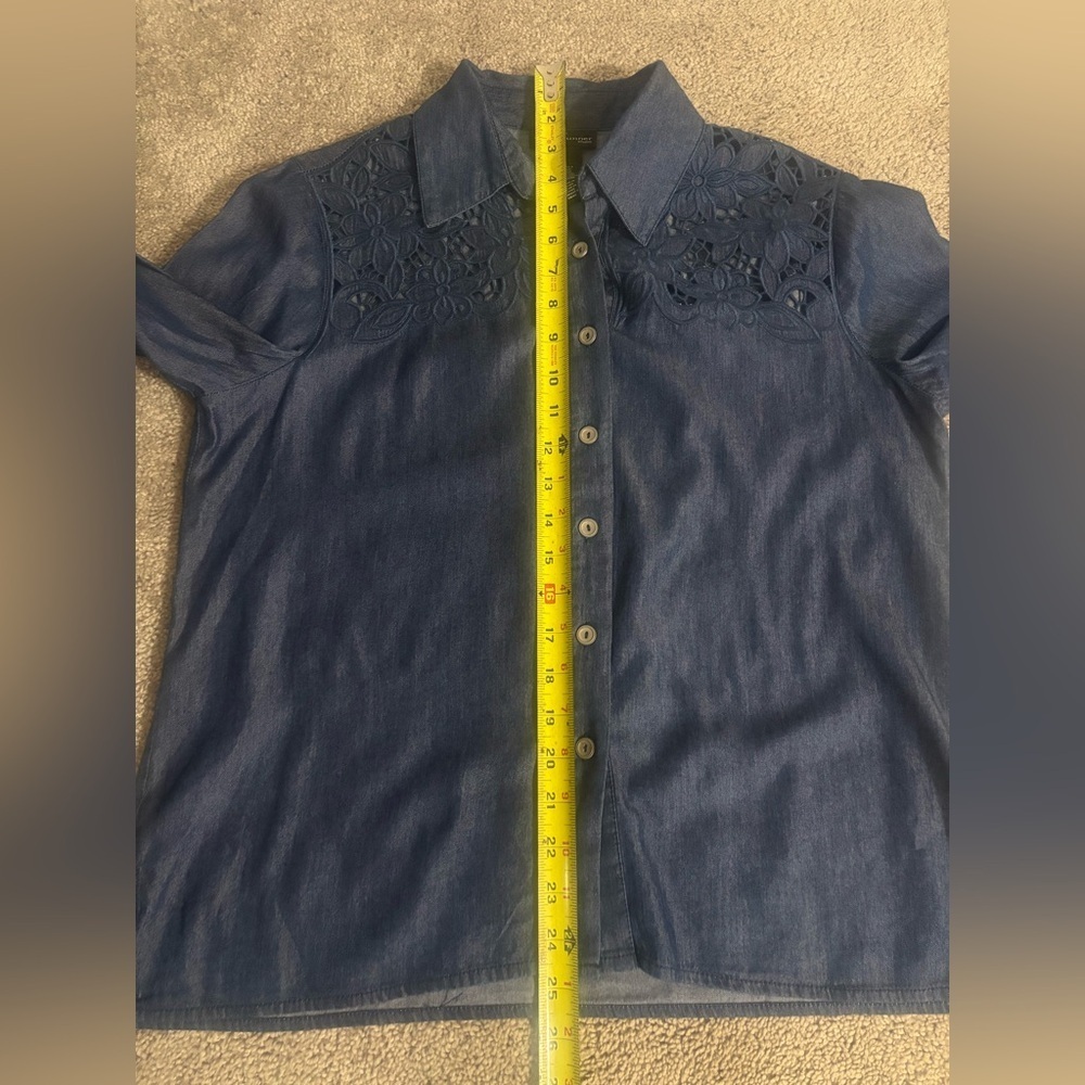 Alfred Dunner Blue Denim Shirt Size 8 - Picture 8 of 8
